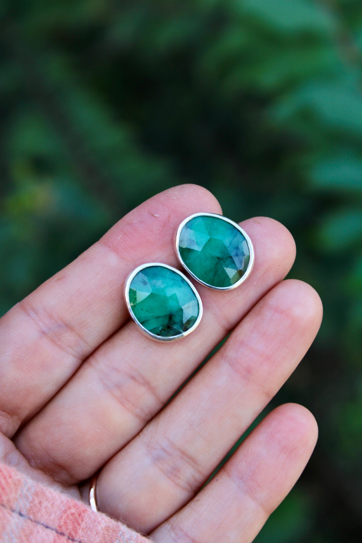 FACETED EMERALD STUDS