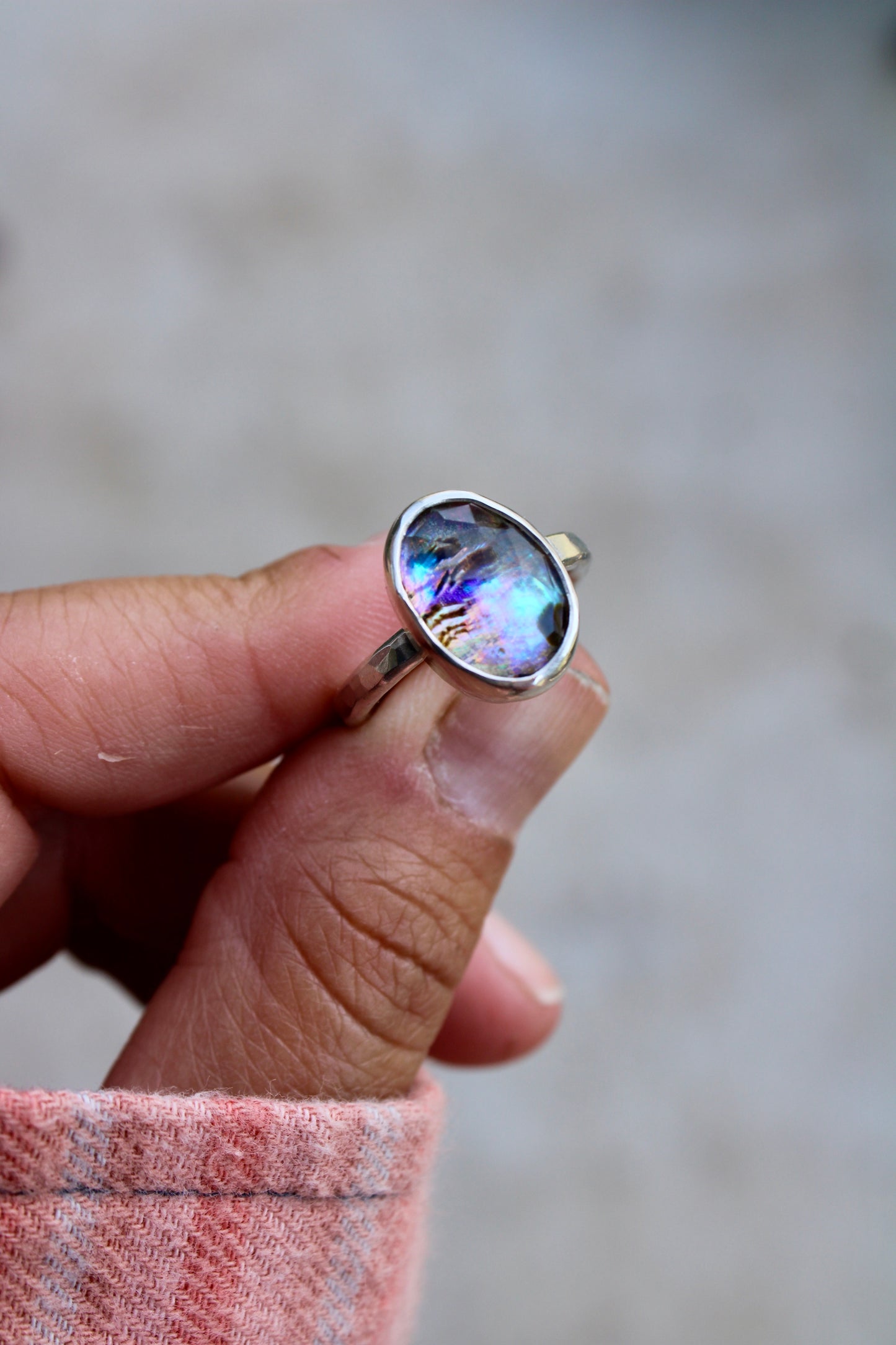 ABALONE CRYSTAL DOUBLET RING SIZE 6.75